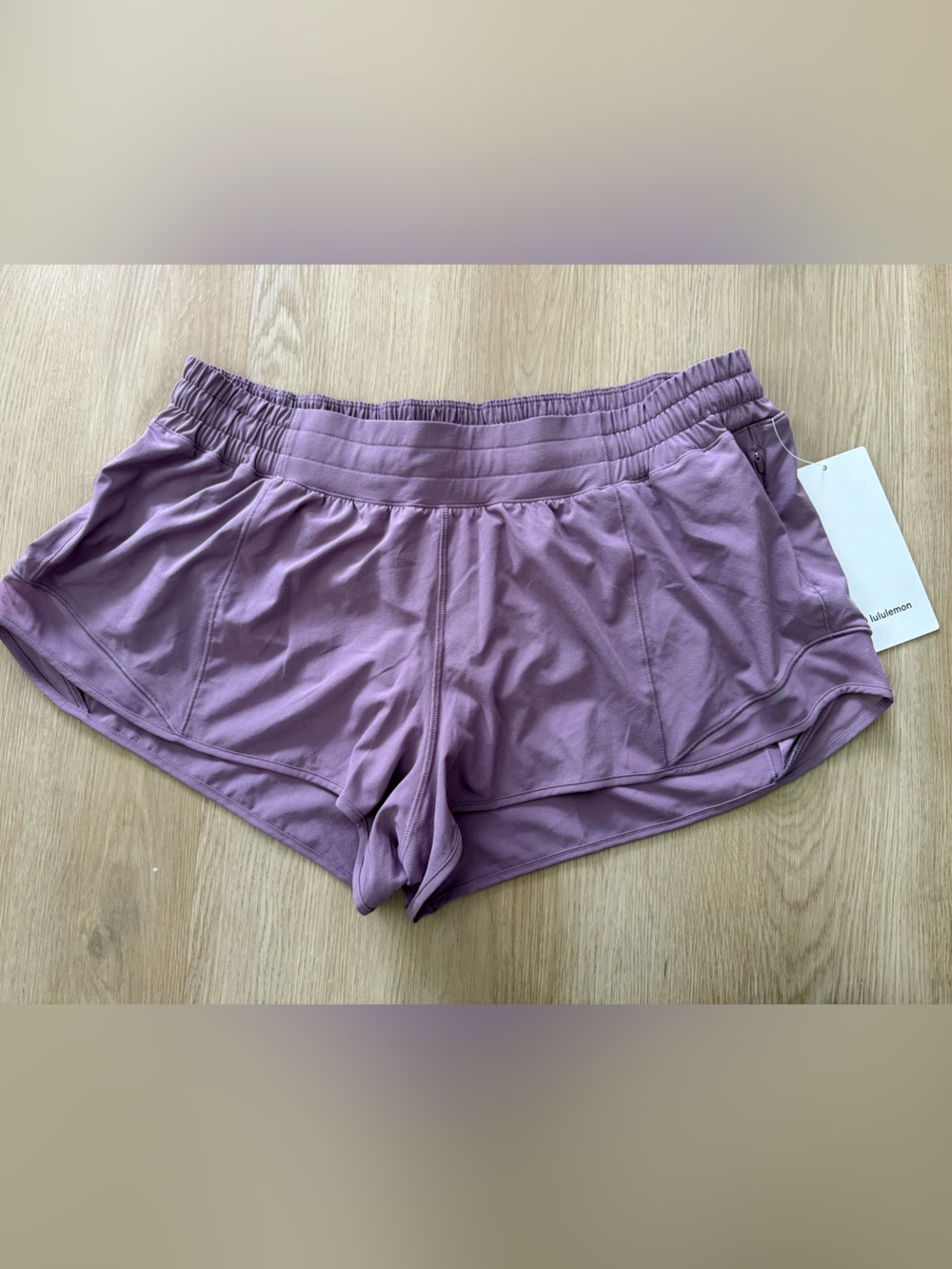 NWT Lululemon Hotty Hot low-Rise Lined Short 2.5” size 14 lavender lux